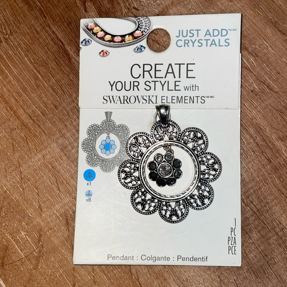 Swarovski Elements Creat Your Style pendant NIB, use the colors you like!